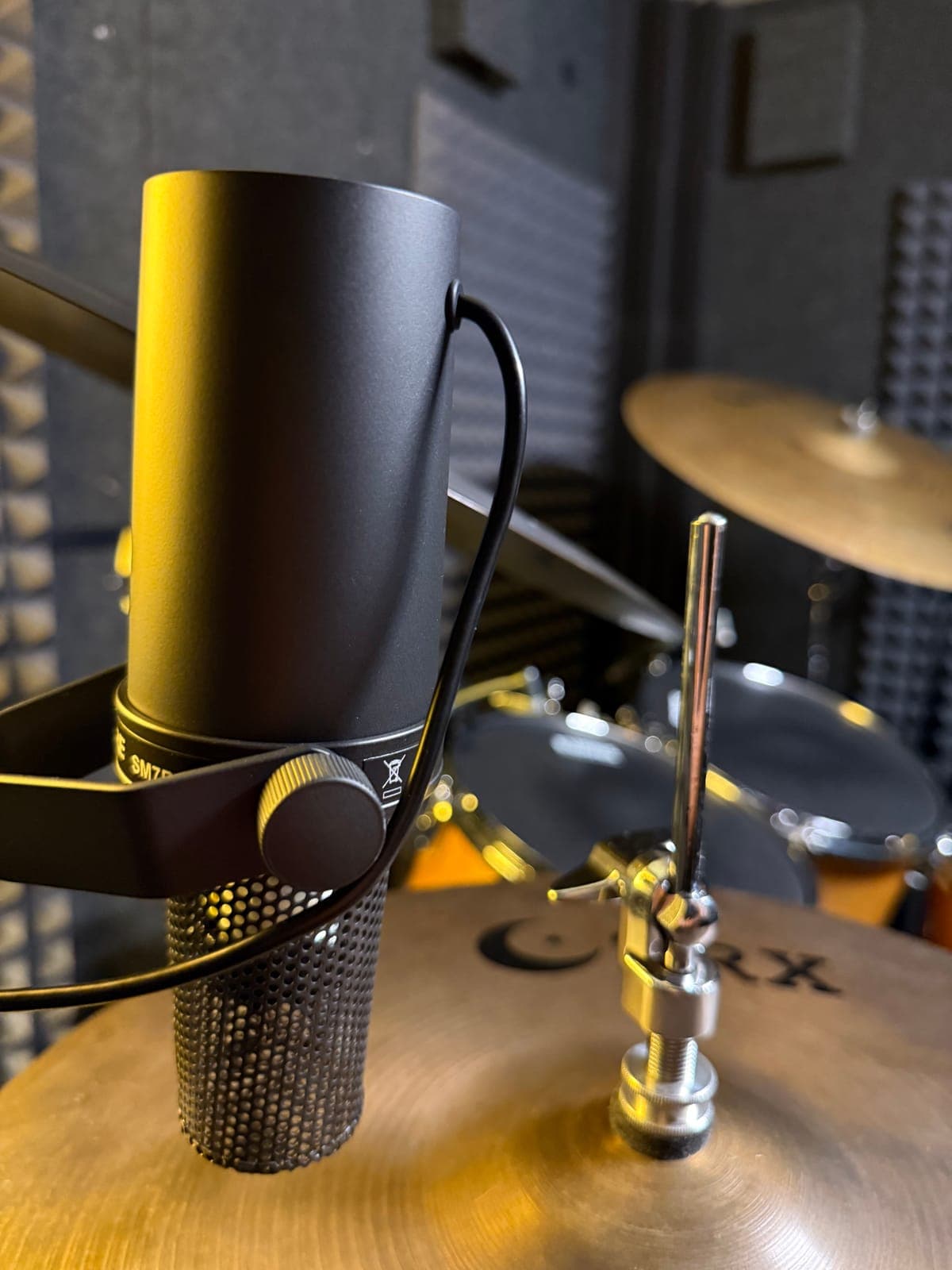 Shure SM7B microphone and cymbal in the Whisper Box